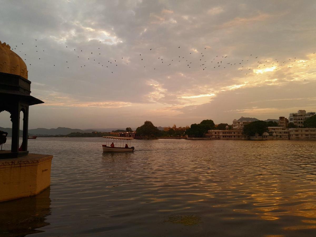Paddy'S Loft The Lake View Hostel Udaipur Kültér fotó